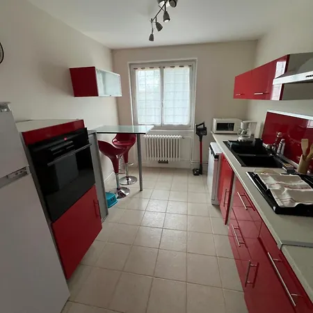 Apartment La Vie En Rose - 8 People - Wi-fi - Parking Clermont-Ferrand